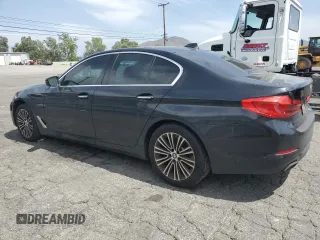 2018 BMW 5 Series 540i z VIN WBAJE5C54JG917667, wystawiony jako Copart lot #56655625 z przebiegiem 99 236 mil mil oraz Czysty tytuł • Clean title. Historia ofert i sprzedaży dostępna na DreamBid. Obrazek 2.