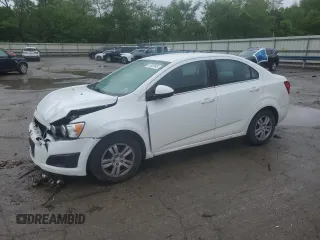 2014 Chevrolet Sonic LT z VIN 1G1JC5SH7E4160011, wystawiony jako Copart lot #57532945 z przebiegiem 136 185 mil mil oraz Szkoda całkowita • Salvage title. Historia ofert i sprzedaży dostępna na DreamBid. Obrazek 1.