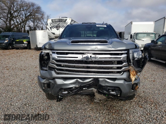 2024 Chevrolet Silverado 3500HD High Country with VIN 2GC4YVEY2R1127386, listed as a Copart auction lot 79103684 with 19,715 mi miles and Salvage Title. Bid and sale history available at carsss.com. Image 5.