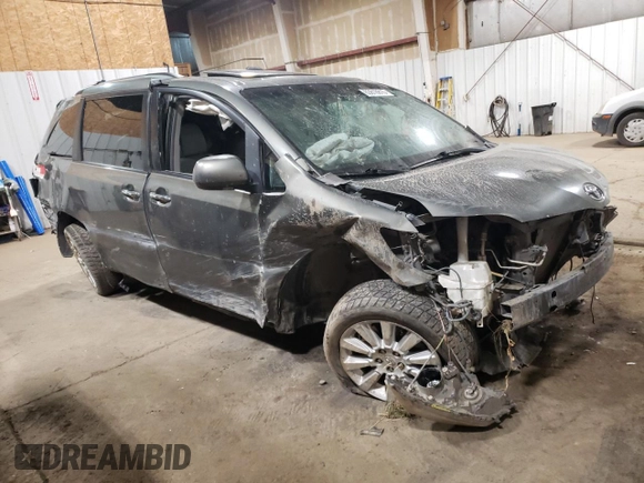 2012 Toyota Sienna XLE с VIN 5TDDK3DC3CS040365, выставлен на аукционе Copart как лот 63818815 с пробегом Не указан миль и Списание • Salvage title. История ставок и продаж доступна на DreamBid. Изображение 4.