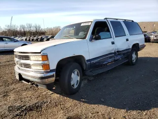 1999 Chevrolet Suburban with VIN 1GNFK16R9XJ542242, listed as a Copart auction lot 79709104 with 181,969 mi miles and Salvage Title. Bid and sale history available at carsss.com. Image 1.