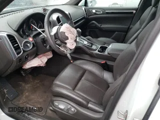 2018 Porsche Cayenne z VIN WP1AA2A24JKA00987, wystawiony jako Copart lot #70476212 z przebiegiem 75 822 mil mil oraz . Historia ofert i sprzedaży dostępna na DreamBid. Obrazek 7.