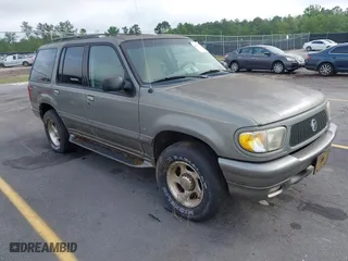 2000 Mercury Mountaineer with VIN 4M2ZU86P8YUJ07066, listed as a IAAI auction lot 42114617 with 233,146 mi miles. Bid and sale history available at carsss.com. Image 1.