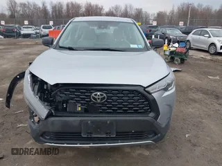 2022 Toyota Corolla Cross L с VIN 7MUAAABG4NV027200, выставлен на аукционе IAAI как лот 41834113 с пробегом 58 533 миль миль и . История ставок и продаж доступна на DreamBid. Изображение 13.