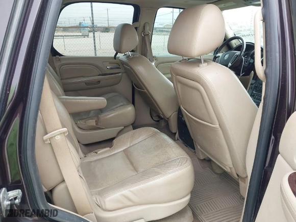 2009 Cadillac Escalade with VIN 1GYFK23299R205378, listed as a IAAI auction lot 41564695 with 154,089 mi miles. Bid and sale history available at carsss.com. Image 8.
