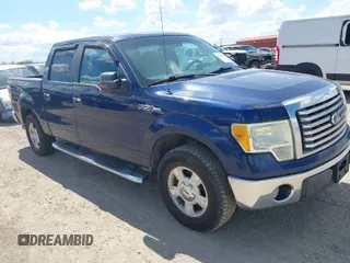 2010 Ford F-150 XL with VIN 1FTEW1C8XAFD32666, listed as a IAAI auction lot 40232353 with 279,045 mi miles. Bid and sale history available at carsss.com. Image 1.