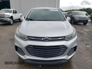 2017 Chevrolet Trax LS z VIN 3GNCJKSB5HL265801, wystawiony jako Copart lot #56644365 z przebiegiem 173 383 mil mil oraz Szkoda całkowita • Salvage title. Historia ofert i sprzedaży dostępna na DreamBid. Obrazek 5.