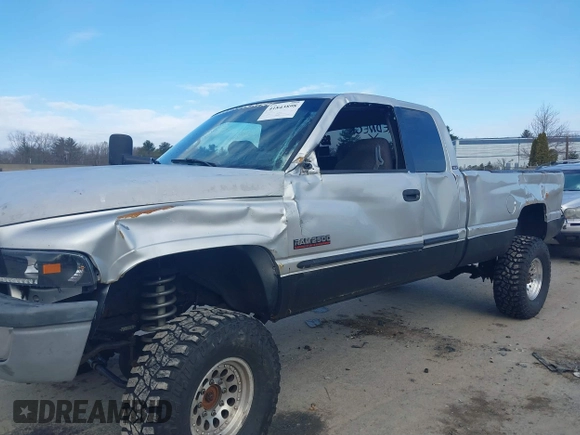 2001 Dodge 2500 with VIN 1B7KF23641J597636, listed as a IAAI auction lot 41843898 with 257,007 mi miles. Bid and sale history available at carsss.com. Image 11.
