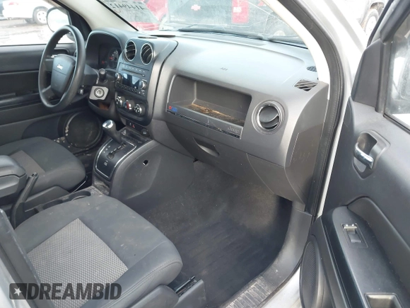 2010 Jeep Compass Sport with VIN 1J4NF4FB3AD589361, listed as a IAAI auction lot 41449412 with 127,807 mi miles. Bid and sale history available at carsss.com. Image 5.