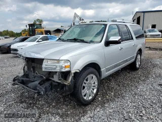 2014 Lincoln Navigator L with VIN 5LMJJ3H50EEL03575, listed as a Copart auction lot 69667284 with 143,279 mi miles and Salvage Title. Bid and sale history available at carsss.com. Image 1.