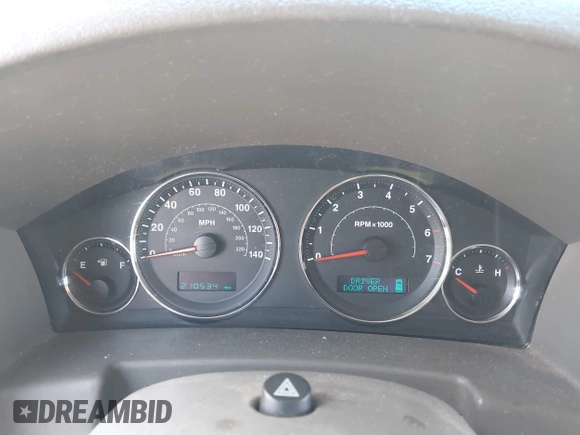 2007 Jeep Commander Sport z VIN 1J8HG48P17C695954, wystawiony jako IAAI lot #42106559 z przebiegiem Nie podano mil oraz . Historia ofert i sprzedaży dostępna na DreamBid. Obrazek 7.