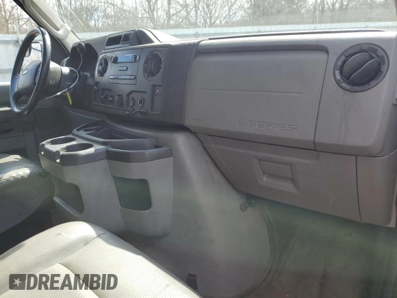 2013 Ford Econoline Cargo Commercial z VIN 1FTNE2EL6DDA51961, wystawiony jako Copart lot #50568095 z przebiegiem 172 756 mil mil oraz Tytuł czysty. Historia ofert i sprzedaży dostępna na DreamBid. Obrazek 8.