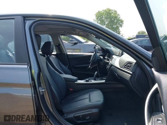 2014 BMW 3 Series 320i xDrive с VIN WBA3C3G53ENS70998, выставлен на аукционе IAAI как лот 42474316 с пробегом 91 411 миль миль и . История ставок и продаж доступна на DreamBid. Изображение 5.