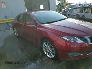 2013 Lincoln MKZ z VIN 3LN6L2G93DR823802, wystawiony jako Copart lot #56592525 z przebiegiem 176 574 mil mil oraz Szkoda całkowita • Salvage title. Historia ofert i sprzedaży dostępna na DreamBid. Obrazek 13.
