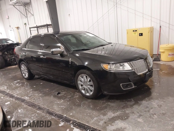 2012 Lincoln MKZ with VIN 3LNHL2GC1CR826247, listed as a IAAI auction lot 41727774 with 136,588 mi miles. Bid and sale history available at carsss.com. Image 1.