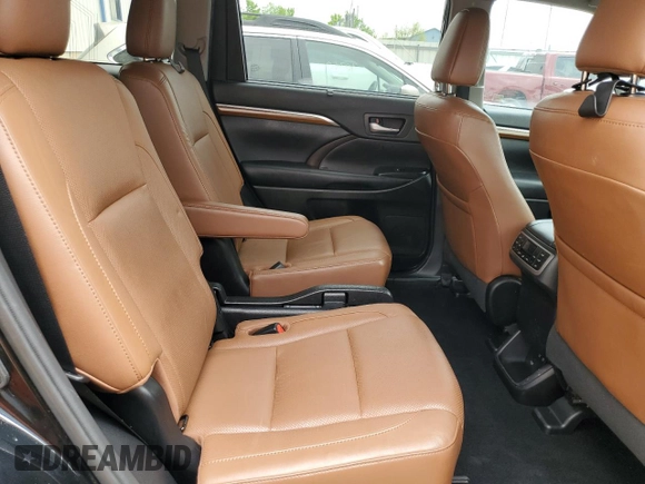 2019 Toyota Highlander Limited с VIN 5TDDZRFH1KS701297, выставлен на аукционе Copart как лот 55472505 с пробегом 75 254 миль миль и Списание • Salvage title. История ставок и продаж доступна на DreamBid. Изображение 11.
