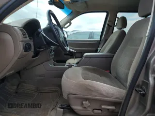 2004 Ford Explorer XLT z VIN 1FMZU73K94UA75050, wystawiony jako Copart lot #55807805 z przebiegiem 133 475 mil mil oraz Szkoda całkowita • Salvage title. Historia ofert i sprzedaży dostępna na DreamBid. Obrazek 7.