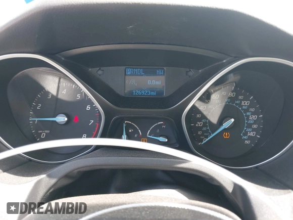 2012 Ford Focus SE z VIN 1FAHP3F22CL352952, wystawiony jako IAAI lot #42722671 z przebiegiem 126 923 mil mil oraz . Historia ofert i sprzedaży dostępna na DreamBid. Obrazek 7.