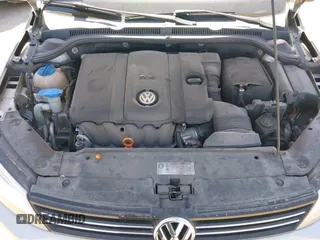 2013 Volkswagen Jetta SE z VIN 3VWDX7AJ4DM236406, wystawiony jako IAAI lot #41785884 z przebiegiem 136 762 mil mil oraz . Historia ofert i sprzedaży dostępna na DreamBid. Obrazek 10.