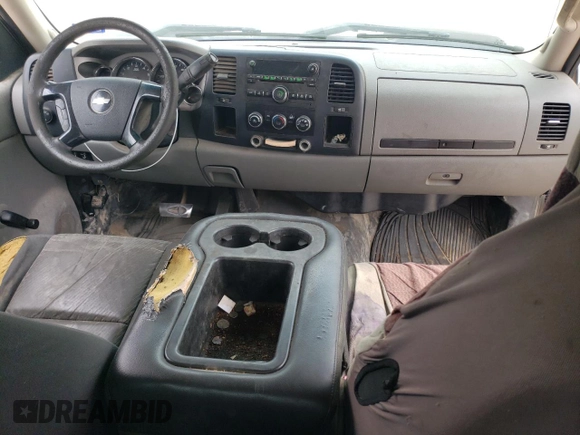 2009 Chevrolet Silverado 1500 with VIN 1GCHC49K29E109971, listed as a Copart auction lot 54607675 with 306,048 mi miles and Clean Title. Bid and sale history available at DreamBid. Image 8.
