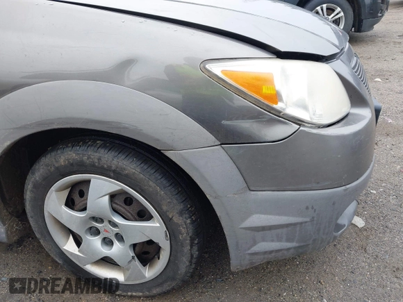 2005 Pontiac Vibe with VIN 5Y2SL63835Z450006, listed as a IAAI auction lot 41876196 with 299,999 mi miles. Bid and sale history available at carsss.com. Image 6.
