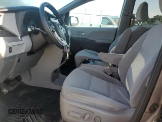 2018 Toyota Sienna LE with VIN 5TDJZ3DC3JS203625, listed as a Copart auction lot 61287235 with 98,183 mi miles and Salvage title. Bid and sale history available at DreamBid. Image 7.