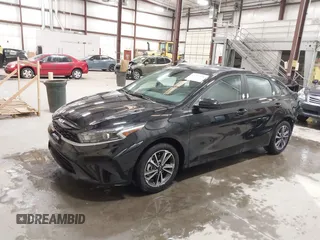 2024 Kia Forte LXS z VIN 3KPF24ADXRE831698, wystawiony jako IAAI lot #41337698 z przebiegiem 1 843 mil mil oraz . Historia ofert i sprzedaży dostępna na DreamBid. Obrazek 2.