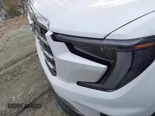 2025 GMC Acadia FWD Elevation z VIN 1GKENKRS8SJ158370, wystawiony jako IAAI lot #41933065 z przebiegiem Nie podano mil oraz . Historia ofert i sprzedaży dostępna na DreamBid. Obrazek 18.