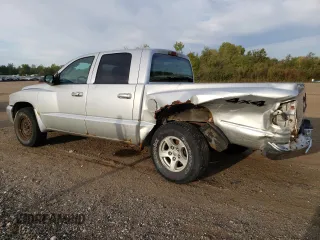 2006 Dodge Dakota SLT with VIN 1D7HW48N46S641521, listed as a Copart auction lot 71381094 with 202,208 mi miles and Salvage Title. Bid and sale history available at carsss.com. Image 2.