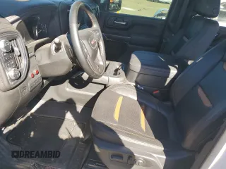 2023 GMC Sierra 3500HD AT4 z VIN 1GT49VEY3PF245031, wystawiony jako Copart lot #77260884 z przebiegiem Nie podano mil oraz Szkoda całkowita • Salvage title. Historia ofert i sprzedaży dostępna na DreamBid. Obrazek 7.