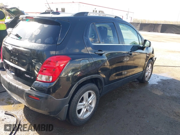 2015 Chevrolet Trax LT with VIN KL7CJLSB5FB060070, listed as a IAAI auction lot 41973231 with 44,802 mi miles. Bid and sale history available at carsss.com. Image 4.