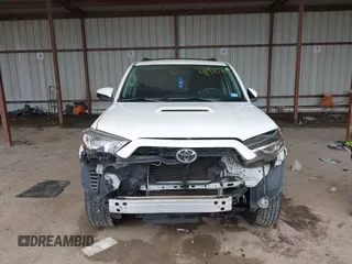 2019 Toyota 4Runner SR5 с VIN JTEBU5JR1K5712476, выставлен на аукционе IAAI как лот 41910180 с пробегом 115 738 миль миль и . История ставок и продаж доступна на DreamBid. Изображение 12.