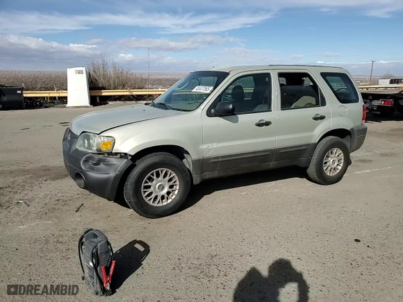 2005 Ford Escape XLS Value with VIN 1FMYU92ZX5KA93124, listed as a Copart auction lot 45337585 with 218,826 mi miles and Salvage Title. Bid and sale history available at carsss.com. Image 12.