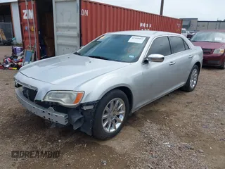 2012 Chrysler 300 Limited z VIN 2C3CCACG6CH216653, wystawiony jako IAAI lot #42108403 z przebiegiem 223 457 mil mil oraz . Historia ofert i sprzedaży dostępna na DreamBid. Obrazek 2.