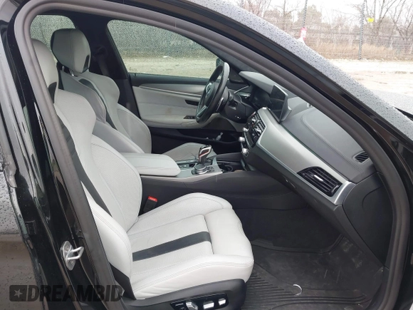 2020 BMW M5 Competition z VIN WBSJF0C00LCD37331, wystawiony jako IAAI lot #41738410 z przebiegiem 49 788 mil mil oraz . Historia ofert i sprzedaży dostępna na DreamBid. Obrazek 5.
