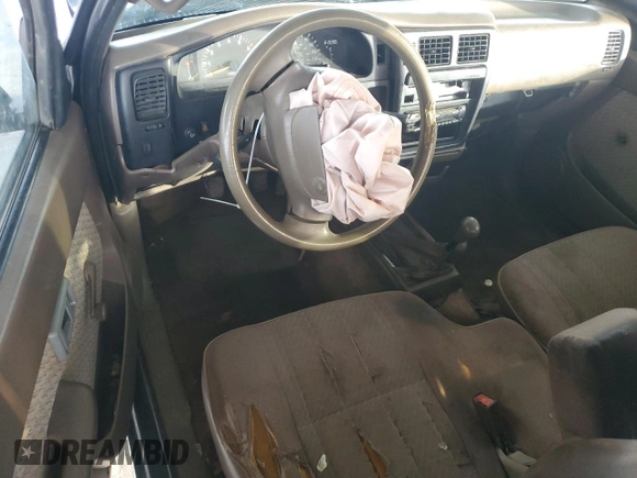 1996 Toyota Tacoma with VIN 4TAWM72N4TZ103661, listed as a Copart auction lot 86506054 with 197,518 mi miles and Salvage title. Bid and sale history available at DreamBid. Image 8.