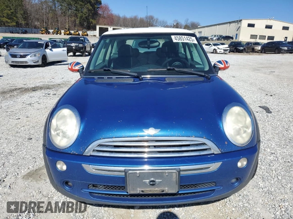 2006 MINI Hardtop with VIN WMWRC33536TK73980, listed as a Copart auction lot 45851425 with 206,982 mi miles and Clean title. Bid and sale history available at DreamBid. Image 5.