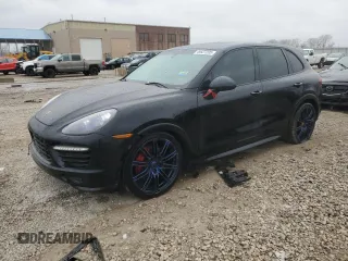 2014 Porsche Cayenne GTS z VIN WP1AD2A2XELA77757, wystawiony jako Copart lot #49527205 z przebiegiem 111 761 mil mil oraz Czysty tytuł • Clean title. Historia ofert i sprzedaży dostępna na DreamBid. Obrazek 1.