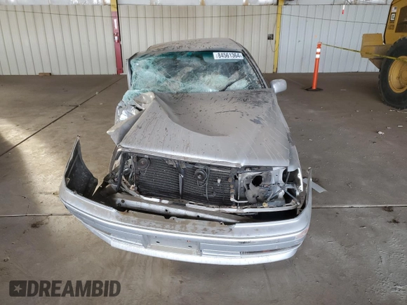 1997 Toyota Crown z VIN JZS1510058113, wystawiony jako Copart lot #84561364 z przebiegiem 71 242 mil mil oraz Szkoda całkowita • Salvage title. Historia ofert i sprzedaży dostępna na DreamBid. Obrazek 5.