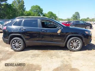 2019 Jeep Cherokee Latitude Plus z VIN 1C4PJLLBXKD123116, wystawiony jako IAAI lot #41981044 z przebiegiem 173 232 mil mil oraz . Historia ofert i sprzedaży dostępna na DreamBid. Obrazek 14.