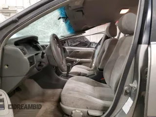 2000 Toyota Camry CE z VIN JT2BG22K8Y0445766, wystawiony jako Copart lot #55927725 z przebiegiem Nie podano mil oraz Czysty tytuł • Clean title. Historia ofert i sprzedaży dostępna na DreamBid. Obrazek 7.