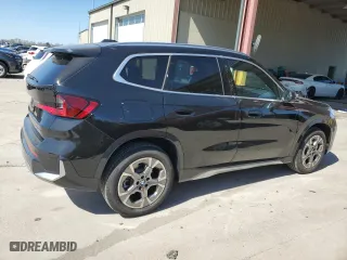 2025 BMW X1 xDrive28i with VIN WBX73EF02S5221151, listed as a Copart auction lot 49895915 with 477 mi miles and Clean Title. Bid and sale history available at carsss.com. Image 3.