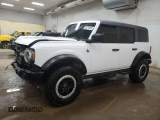 2024 Ford Bronco z VIN 1FMEE1BP7RLA56385, wystawiony jako Copart lot #50716535 z przebiegiem 6 120 mil mil oraz Czysty tytuł • Clean title. Historia ofert i sprzedaży dostępna na DreamBid. Obrazek 1.