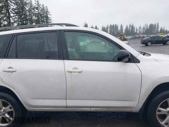 2011 Toyota RAV4 with VIN JTMBK4DV0B5106065, listed as a IAAI auction lot 41671279 with 85,786 mi miles. Bid and sale history available at carsss.com. Image 13.