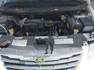 2007 Chrysler Town & Country Touring z VIN 2A4GP54L47R274792, wystawiony jako IAAI lot #42523960 z przebiegiem 69 081 mil mil oraz . Historia ofert i sprzedaży dostępna na DreamBid. Obrazek 10.