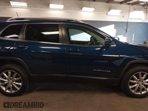 2018 Jeep Cherokee Limited with VIN 1C4PJMDXXJD611125, listed as a IAAI auction lot 41811985 with 148,956 mi miles. Bid and sale history available at carsss.com. Image 13.