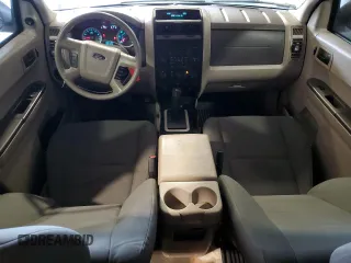 2011 Ford Escape XLS с VIN 1FMCU0C78BKC53371, выставлен на аукционе Copart как лот 54767005 с пробегом 227 192 миль миль и Списание • Salvage title. История ставок и продаж доступна на DreamBid. Изображение 8.