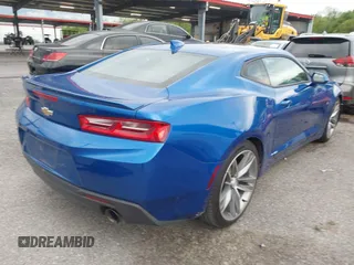 2017 Chevrolet Camaro 1LT z VIN 1G1FB1RXXH0102226, wystawiony jako IAAI lot #41955816 z przebiegiem 33 539 mil mil oraz . Historia ofert i sprzedaży dostępna na DreamBid. Obrazek 4.