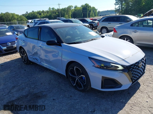 2024 Nissan Altima SR z VIN 1N4BL4CV9RN398846, wystawiony jako IAAI lot #42210282 z przebiegiem 4 973 mil mil oraz . Historia ofert i sprzedaży dostępna na DreamBid. Obrazek 1.