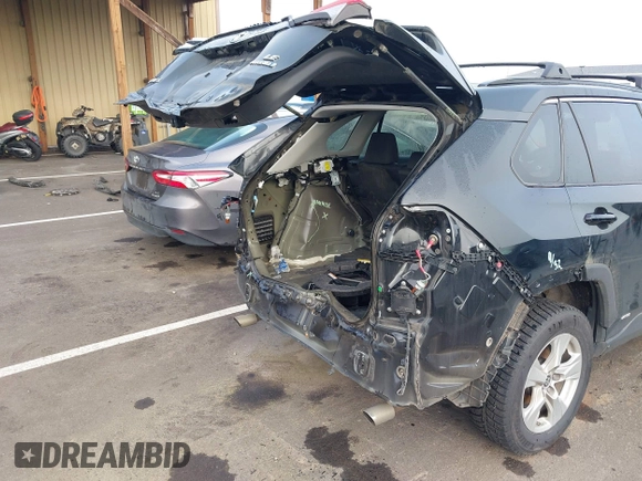 2021 Toyota RAV4 Hybrid LE with VIN 4T3M6RFV8MU028461, listed as a IAAI auction lot 41868616 with 80,233 mi miles. Bid and sale history available at carsss.com. Image 18.